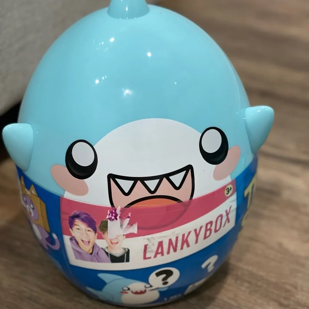 Lankybox giant shark - Picture 1 of 2